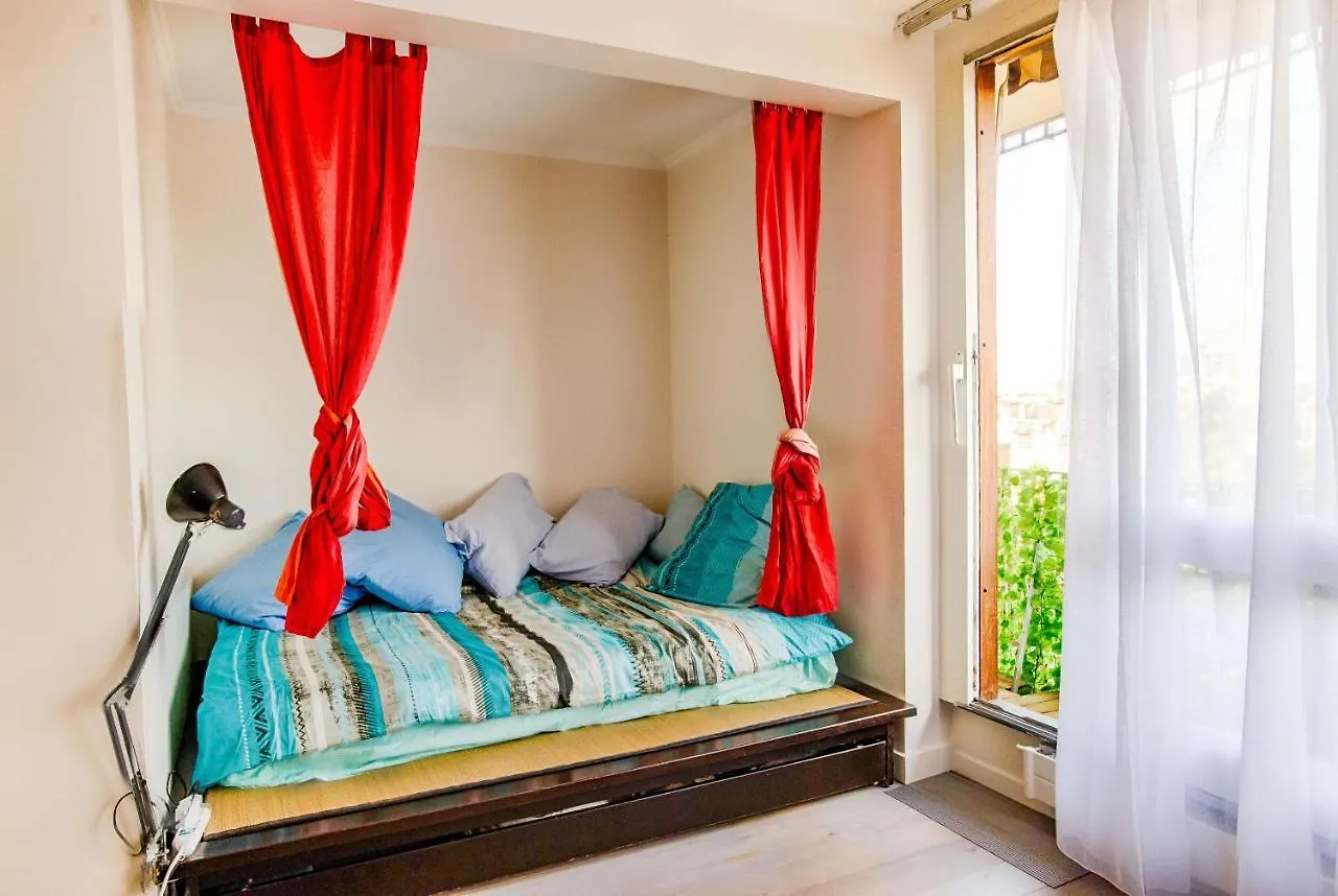 Charming Studio With Balcony location